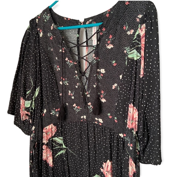 Xhilaration Black and Pink Flower Dress Size Medium Rayon Dress. - Picture 5 of 17